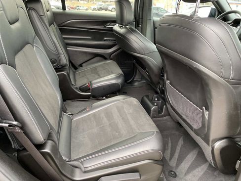 Certified 2025 Jeep Grand Cherokee L Laredo image 24