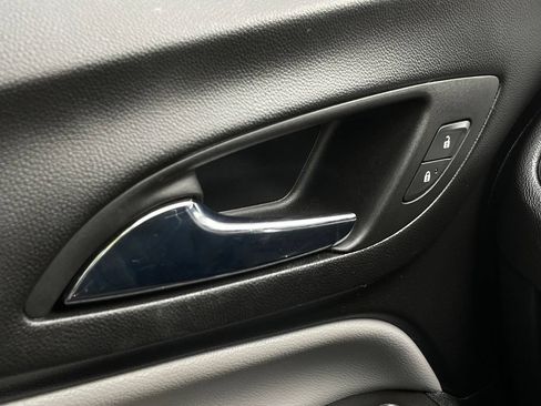 Used 2023 Chevrolet Equinox LT FWD image 13