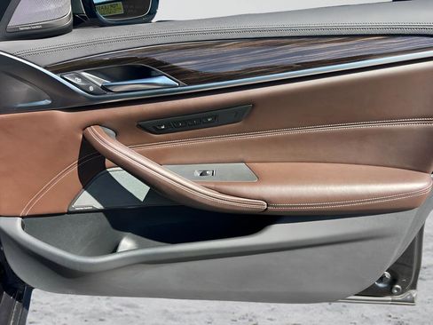 Used 2018 BMW M550i xDrive AWD/4WD image 36