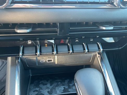 Used 2025 GMC Canyon Elevation w/ Convenience Package image 19