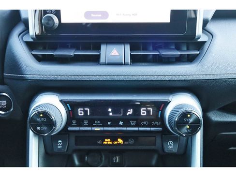 Used 2025 Toyota RAV4 XLE image 24