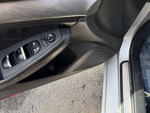 Used 2018 Nissan Maxima 3.5 SV image 11