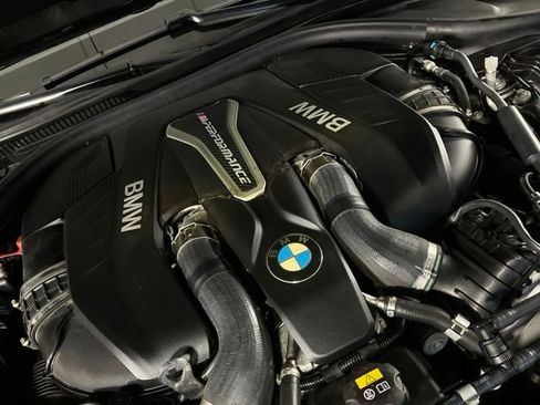 Used 2018 BMW M550i xDrive AWD/4WD image 43