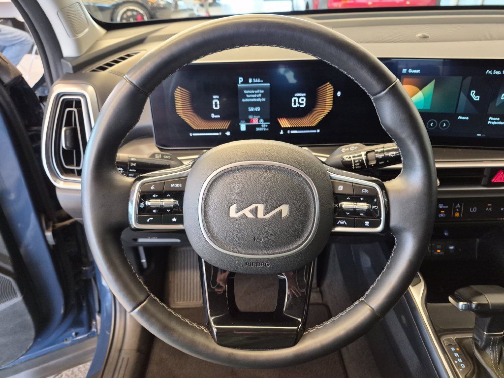 Used 2025 Kia Sorento EX AWD/4WD image 18