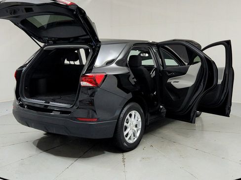 Certified 2024 Chevrolet Equinox LS w/ LS Convenience Package FWD image 10