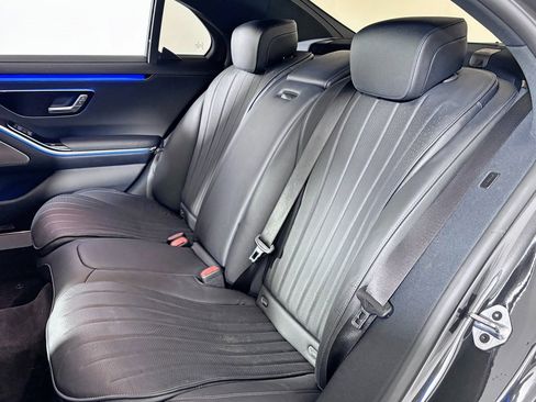 Certified 2022 Mercedes-Benz S 500 4MATIC w/ AMG Line Package image 30