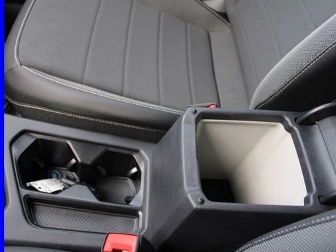 Used 2024 Volkswagen Taos SE image 43