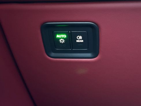 New 2025 Porsche Macan Turbo Electric image 33