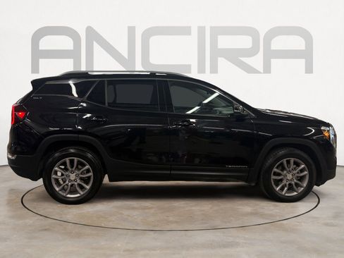 Used 2024 GMC Terrain SLT AWD/4WD image 11