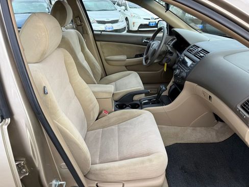 Used 2004 Honda Accord LX image 18
