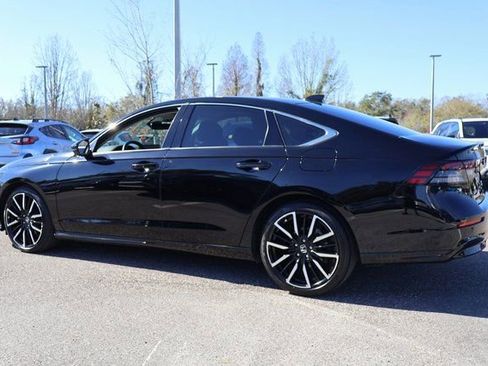Used 2023 Honda Accord Touring image 6