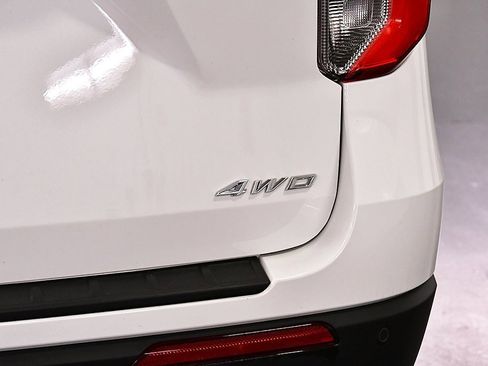 Used 2023 Ford Explorer XLT w/ Equipment Group 202A image 12