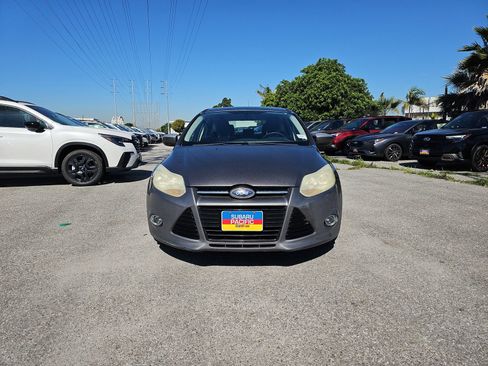 Used 2012 Ford Focus SE image 2