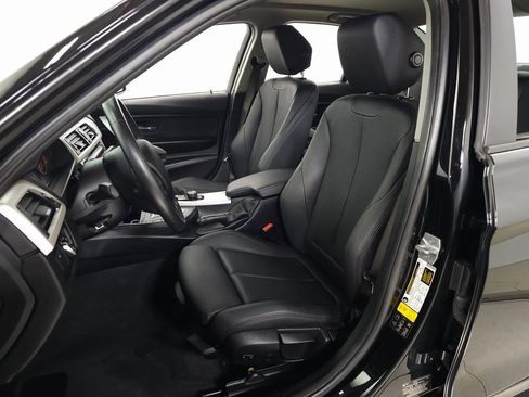 Used 2018 BMW 320i xDrive Sedan image 13
