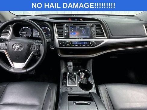 Used 2019 Toyota Highlander XLE AWD/4WD image 15