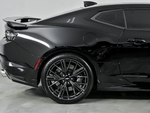 Used 2019 Chevrolet Camaro ZL1 image 13