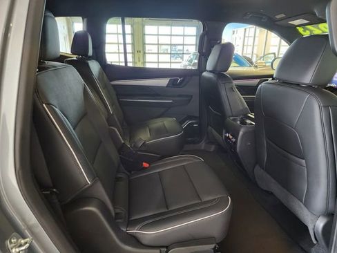 Certified 2025 Buick Enclave Preferred image 19