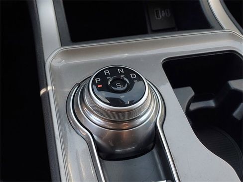 Used 2024 Ford Edge SEL image 34