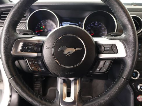 Used 2019 Ford Mustang Coupe RWD image 3