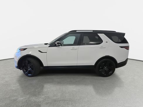 Certified 2024 Land Rover Discovery Metropolitan Edition image 8