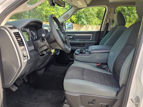 Used 2015 RAM 1500 Lone Star RWD image 9