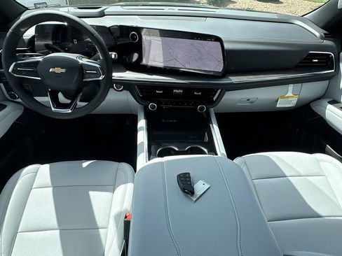 New 2025 Chevrolet Suburban Premier AWD/4WD image 20