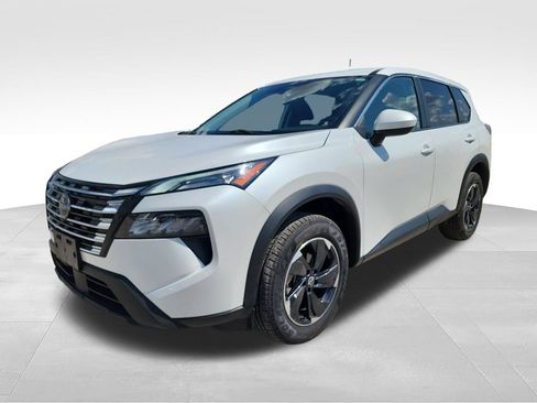 Used 2024 Nissan Rogue SV AWD/4WD image 3