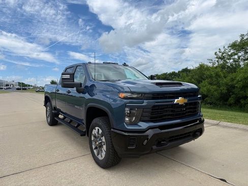 New 2026 Chevrolet Silverado 2500 Custom w/ Custom Value Package AWD/4WD image 1