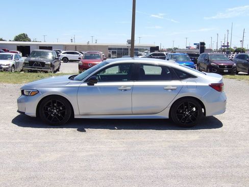 Used 2025 Honda Civic Sport image 1