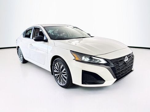 New 2026 Nissan Altima 2.5 SV FWD image 3