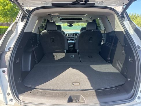 Used 2021 Buick Enclave Premium w/ Sun and Sites Package AWD/4WD image 21
