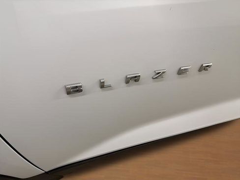 Used 2020 Chevrolet Blazer LT FWD image 9