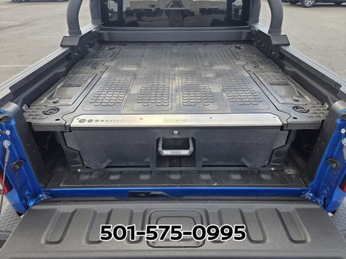 Used 2023 Jeep Gladiator Sport AWD/4WD image 9
