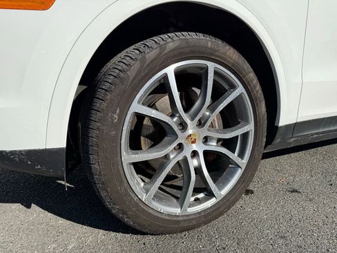 Used 2020 Porsche Cayenne image 15