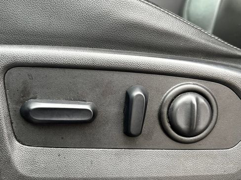 Used 2020 GMC Sierra 1500 SLT w/ X31 Off-Road Package image 8