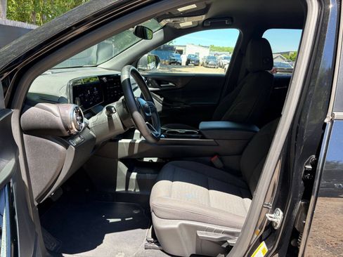 Used 2025 Chevrolet Equinox LT FWD image 22