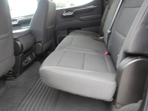 Used 2022 Chevrolet Silverado 1500 LT image 12