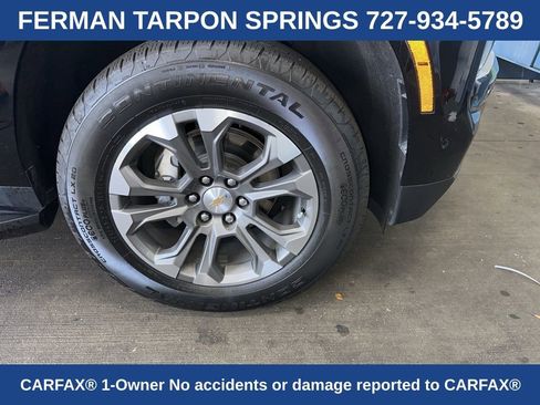 Used 2025 Chevrolet Suburban LT w/ Comfort Package image 2