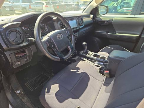 Used 2018 Toyota Tacoma SR image 6