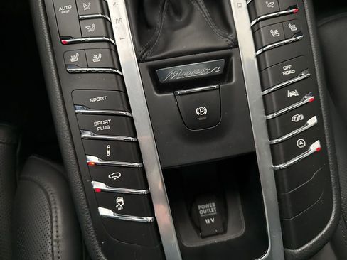 Used 2017 Porsche Macan GTS image 72