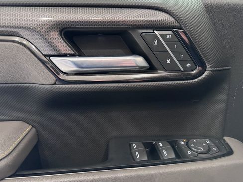 Used 2023 Chevrolet Silverado 1500 ZR2 w/ Technology Package image 25