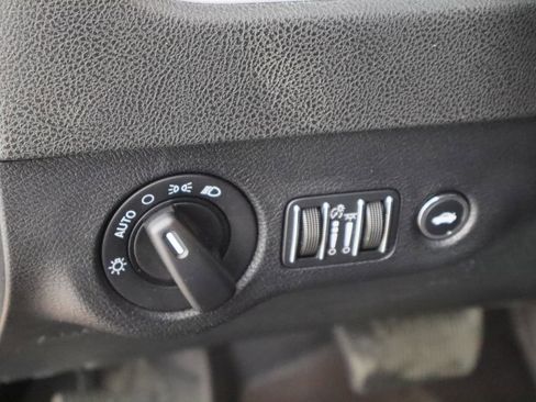 Used 2020 Dodge Charger SXT image 18