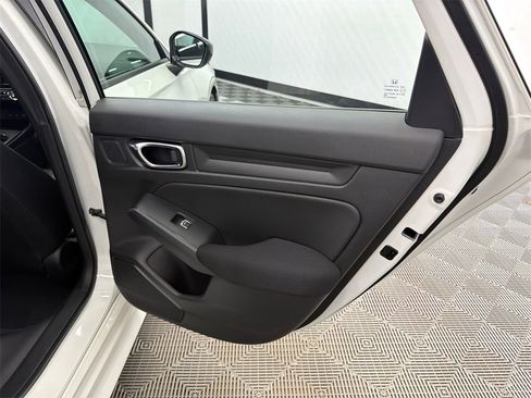 Used 2025 Honda Civic Sport image 17