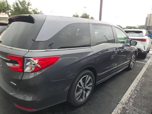Used 2021 Honda Odyssey Touring image 3