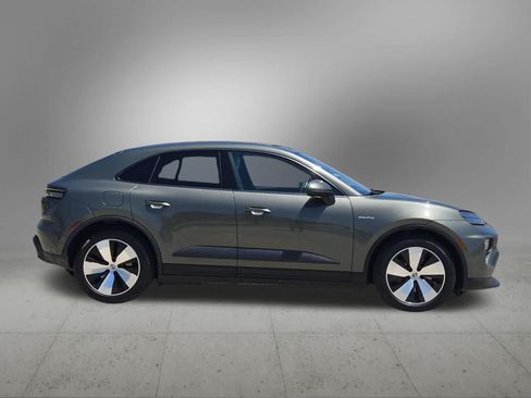 Used 2025 Porsche Macan 4 Electric AWD/4WD image 7