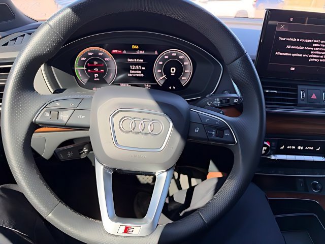 Used 2024 Audi Q5 e Premium Plus w/ Premium Plus Package AWD/4WD image 25