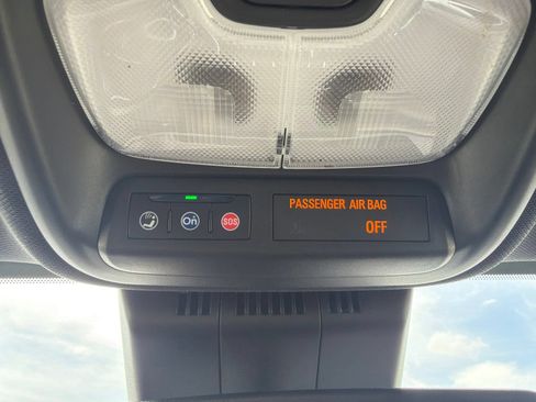 Used 2024 Chevrolet Colorado ZR2 w/ Safety Package AWD/4WD image 39