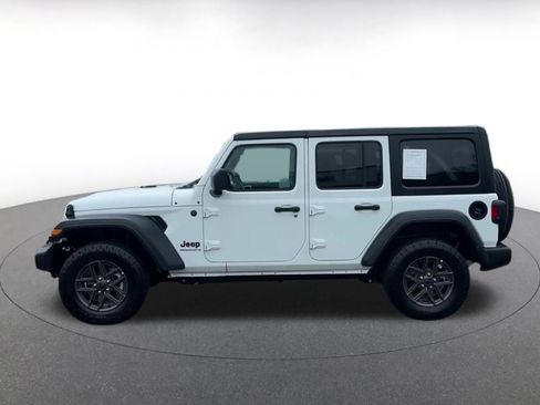 Used 2025 Jeep Wrangler Sport S image 9