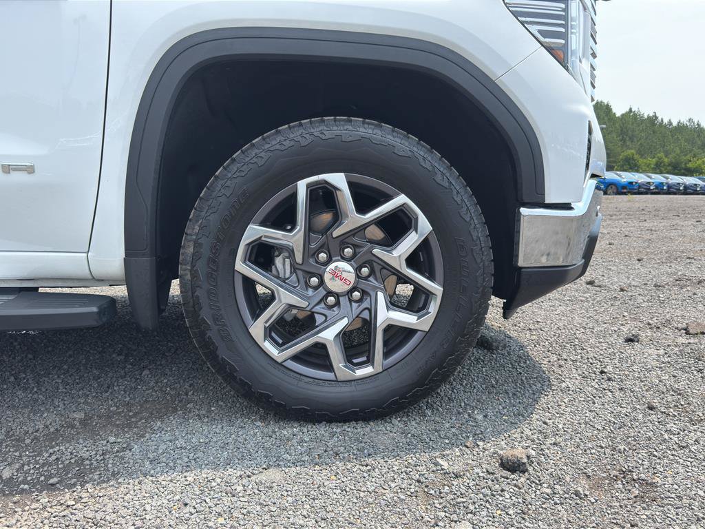 Used 2025 GMC Sierra 1500 SLT w/ SLT Premium Package AWD/4WD image 30