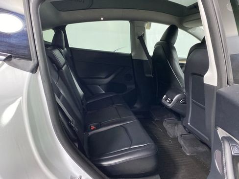 Used 2023 Tesla Model Y Long Range image 9